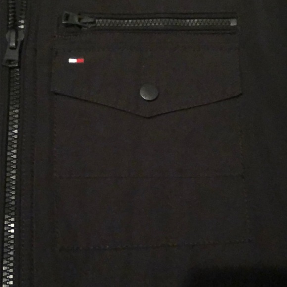 Tommy Hilfiger puffy coat with multiple pockets. - Picture 2 of 5